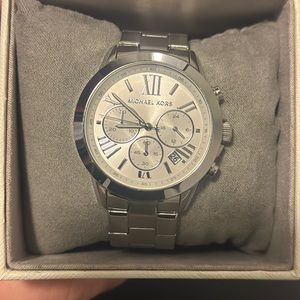 Men’s MK watch. No extra links. No tags. Like new